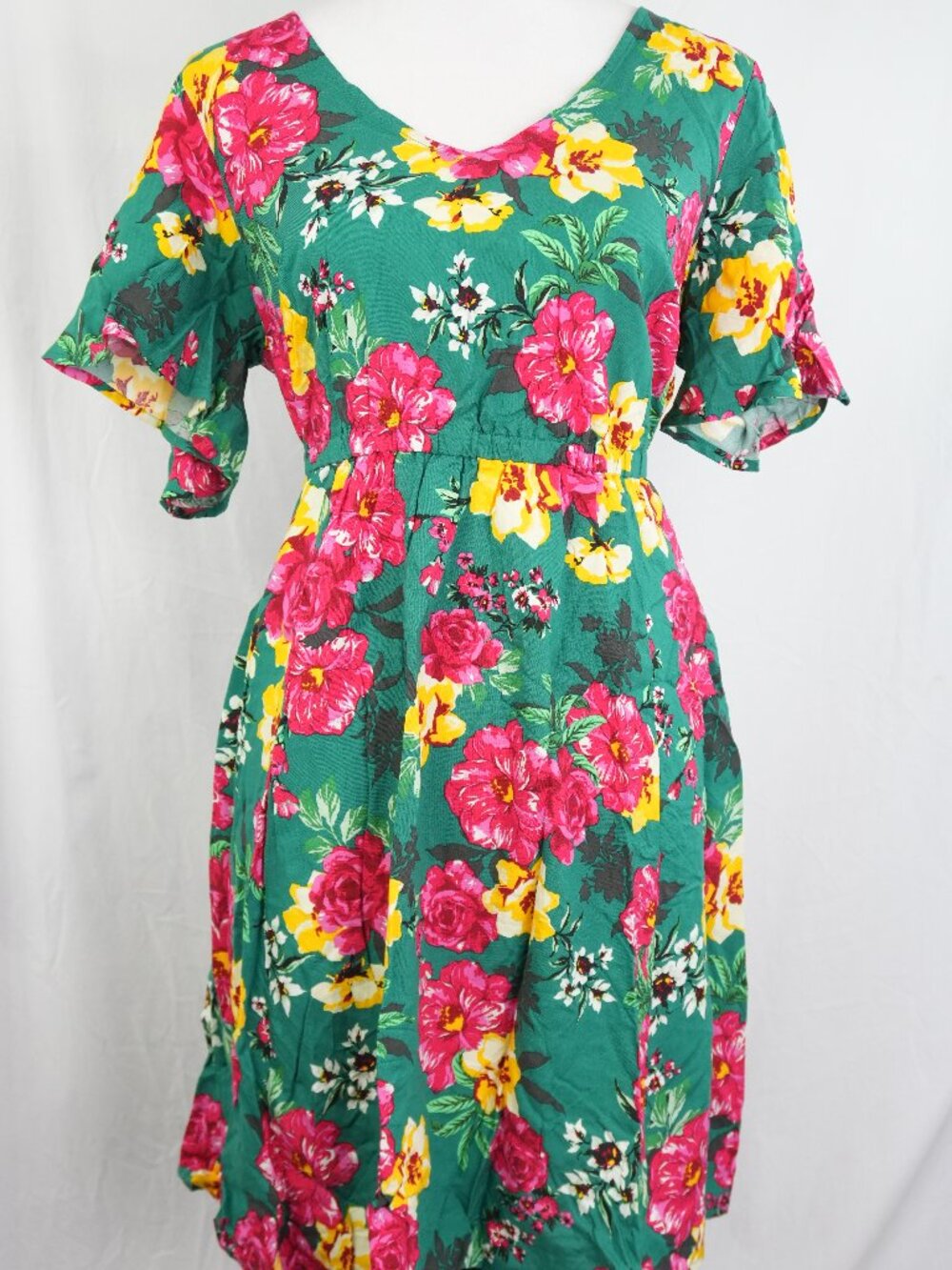 NWT Dress with Pockets Torrid Size 00 M/L Size 10 Floral Hawaiian Lightweight